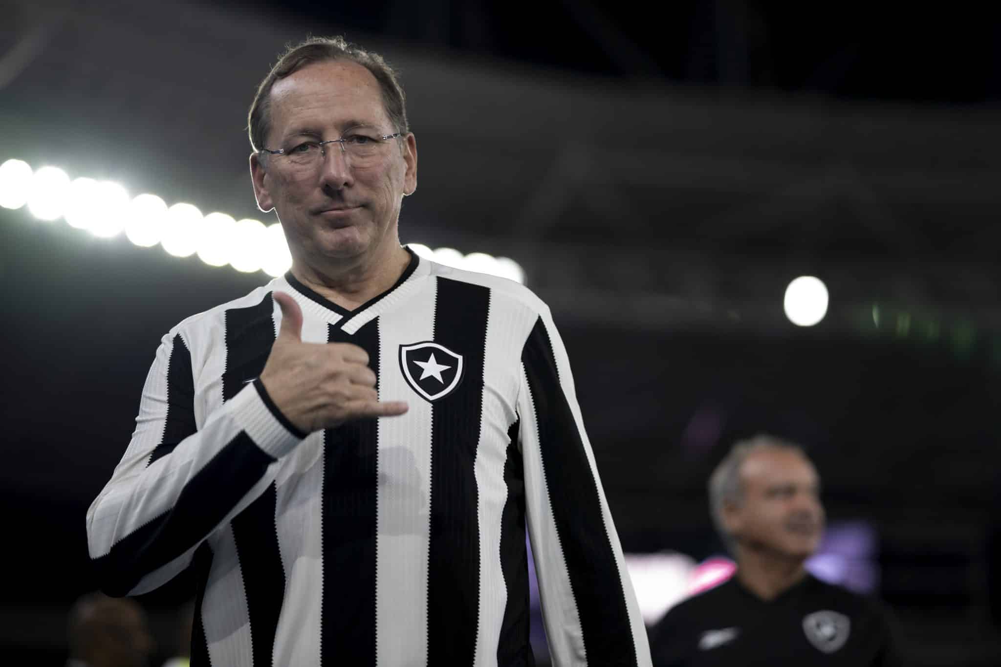 Por que o Botafogo n&atilde;o tem pressa por contrata&ccedil;&otilde;es no mercado de transfer&ecirc;ncias?