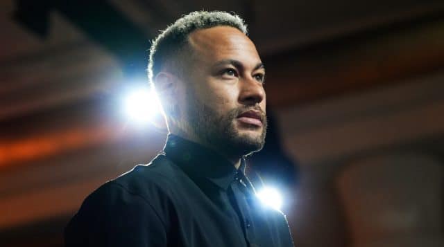 Iminente retorno de Neymar esgota principal plano do s&oacute;cio-torcedor do Santos