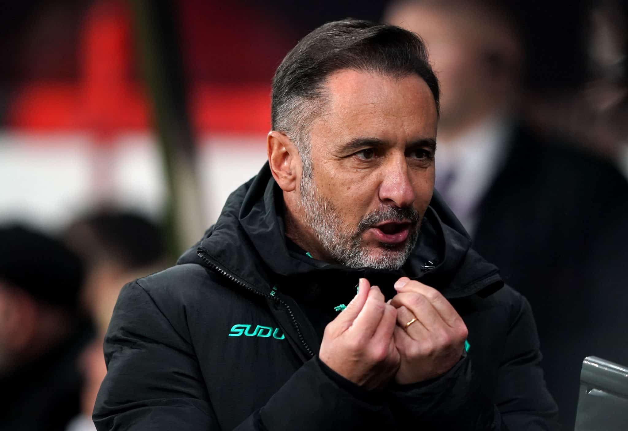 V&iacute;tor Pereira exige 2 contrata&ccedil;&otilde;es para salvar Wolverhampton do rebaixamento