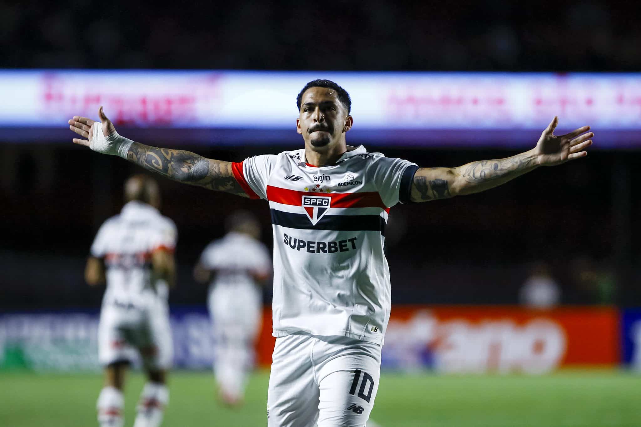 Luciano fez o gol da vit&oacute;ria do S&atilde;o Paulo sobre o Guarani (Foto: IconSport)