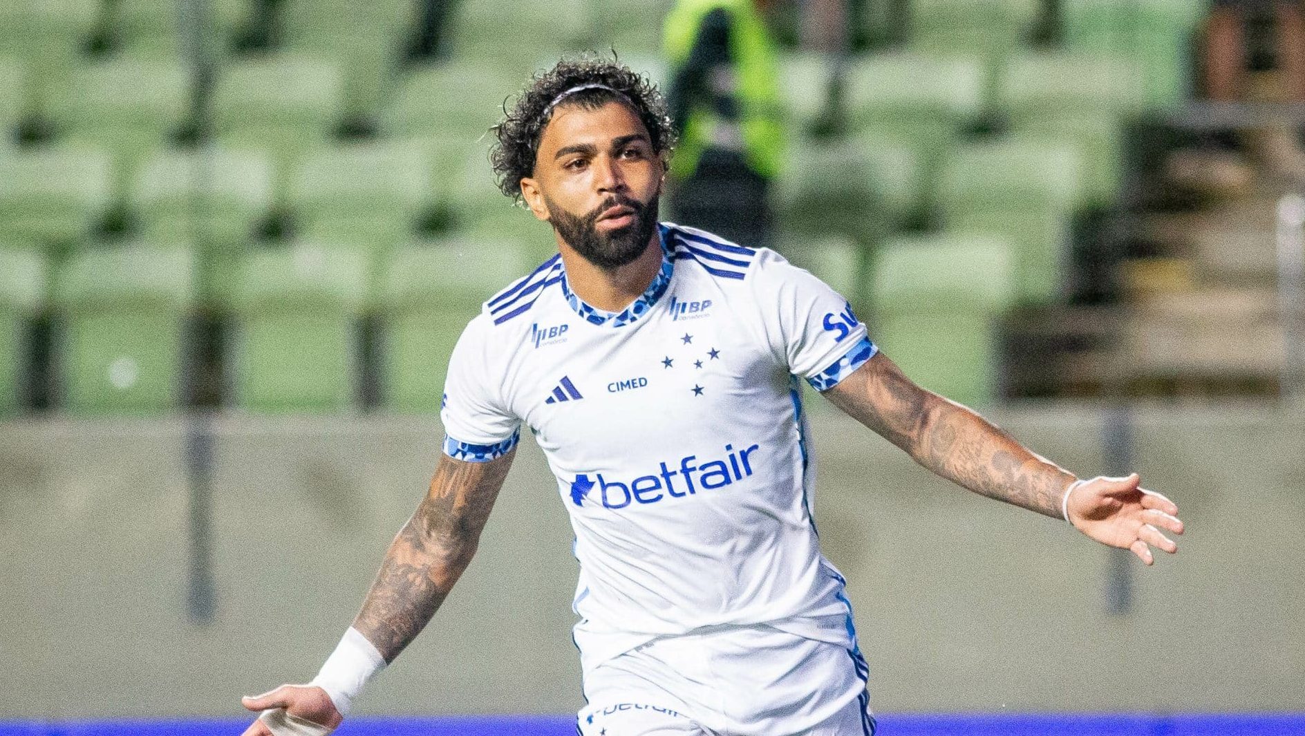 Com show de Gabigol, estrelas do Cruzeiro brilham pela primeira vez, mas quase ningu&eacute;m v&ecirc;