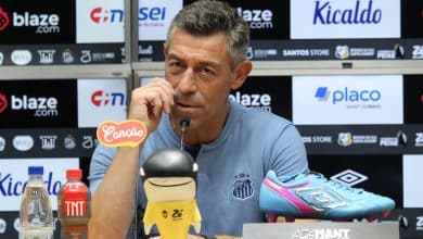 Escala&ccedil;&otilde;es de Caixinha surpreendem torcida e at&eacute; jogadores do Santos
