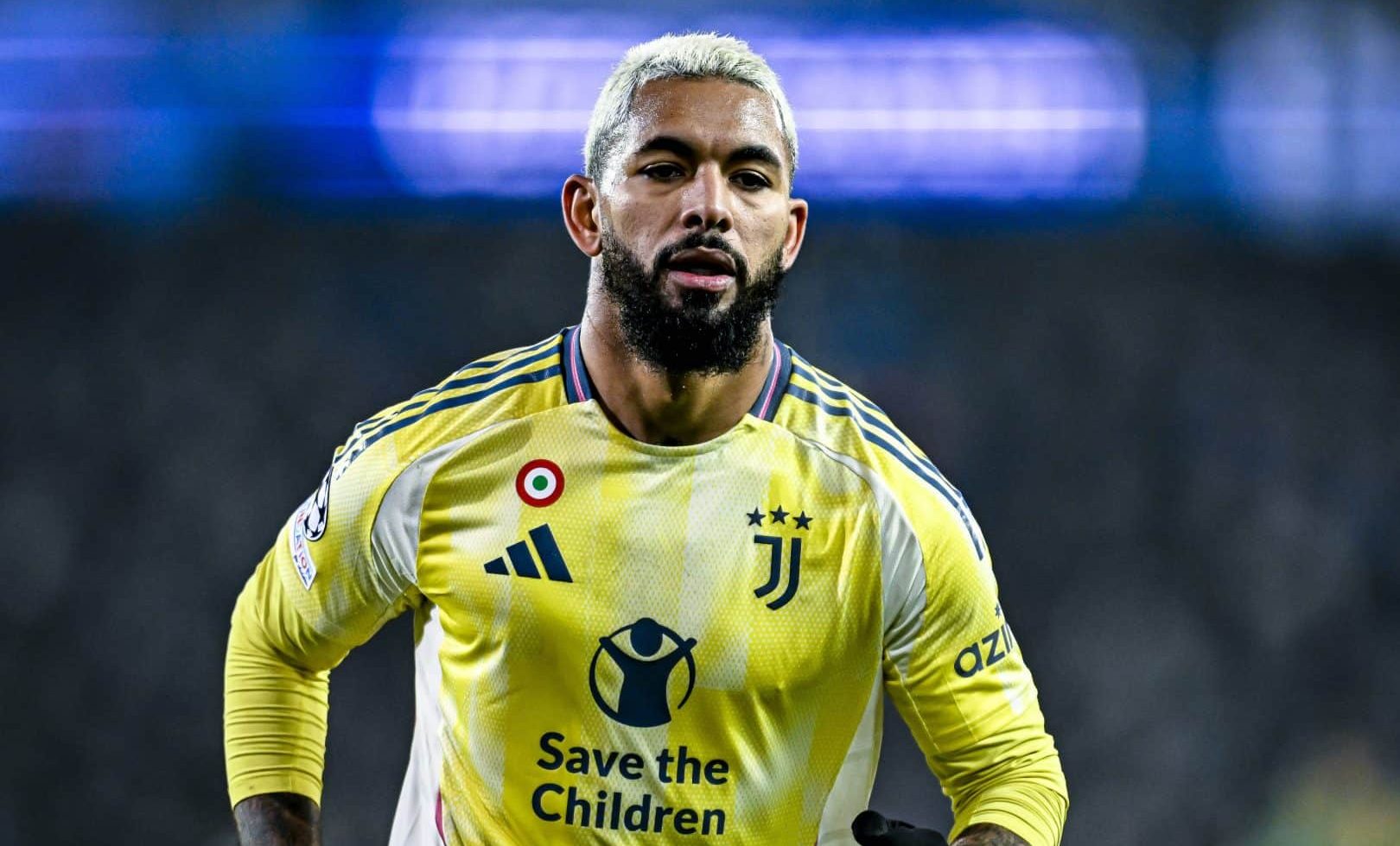 Douglas Luiz recebe elogios de Thiago Motta e mant&eacute;m prest&iacute;gio na Juventus, que n&atilde;o pretende negoci&aacute;-lo