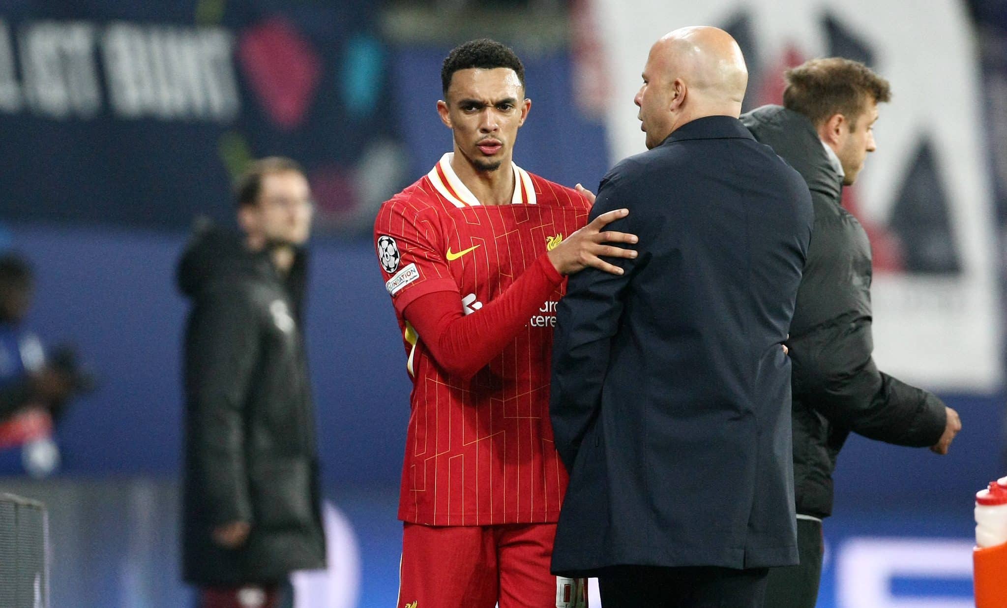 Arne Slot pode ser fundamental para convencer Alexander-Arnold a n&atilde;o sair do Liverpool e permanecer no Real Madrid