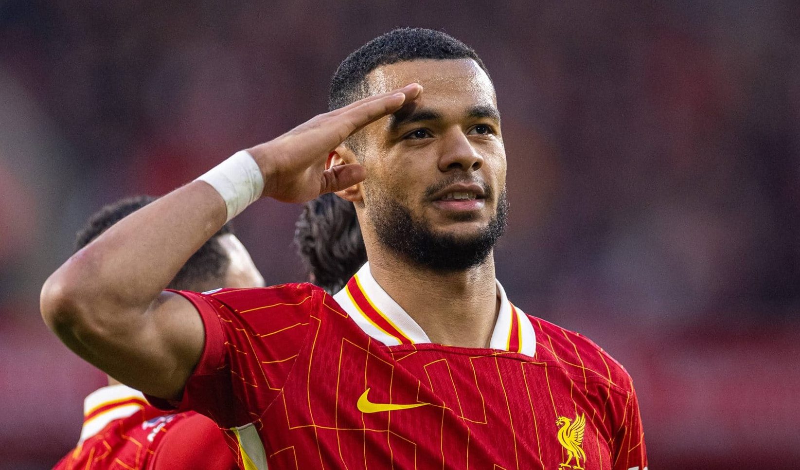 Gakpo marca dois em dia de quebra de recordes de Mohamed Salah na Premier League