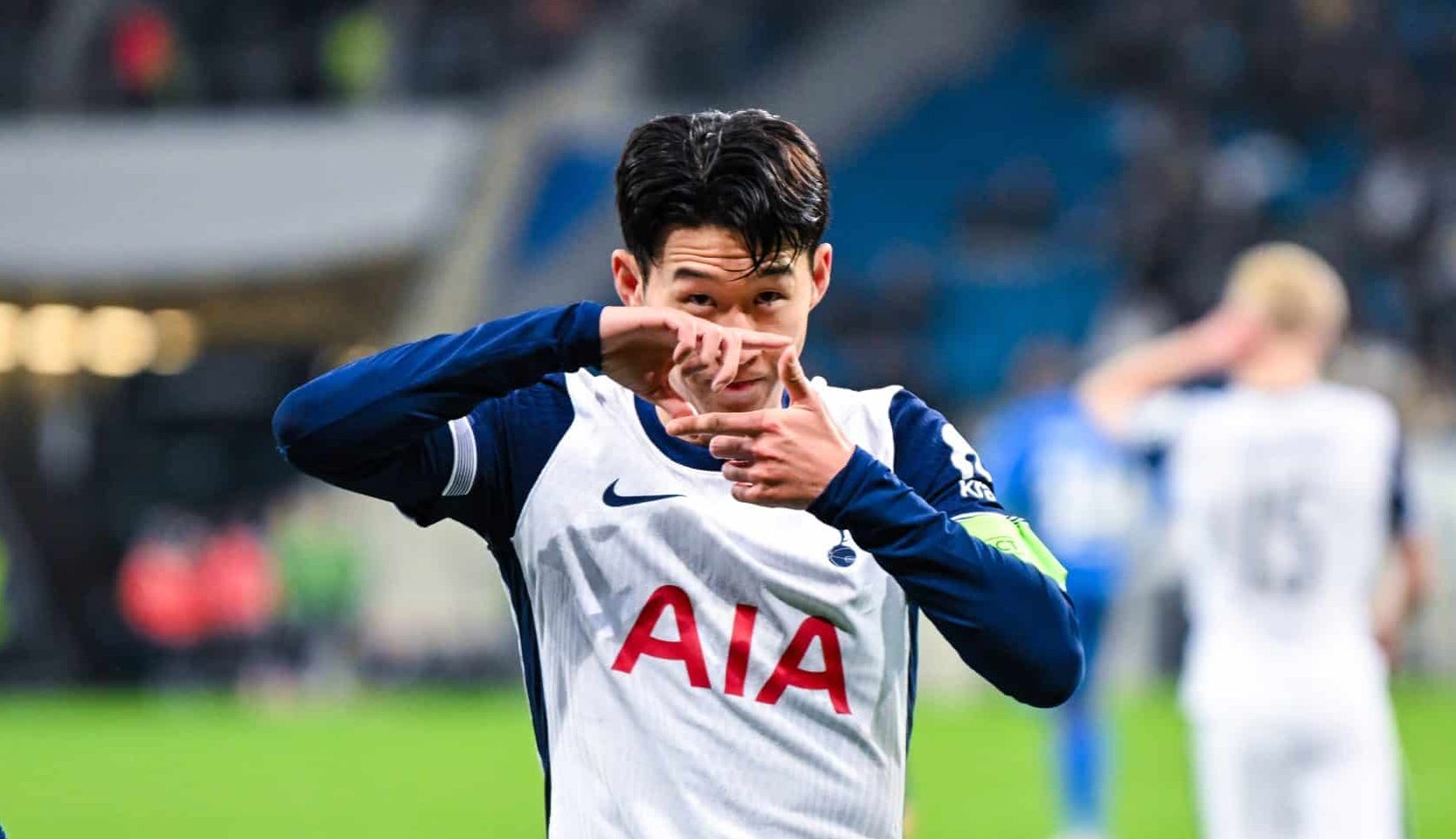 Heung-min Son marca dois e salva Tottenham de elimina&ccedil;&atilde;o precoce na Liga Europa