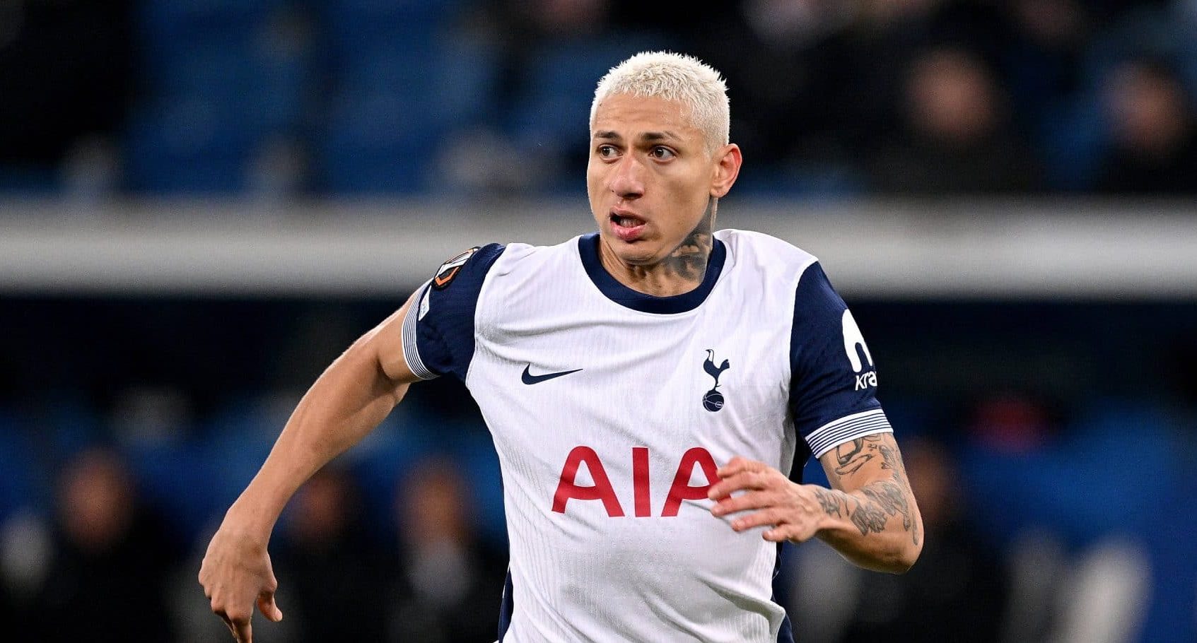 Richarlison marca, mas carrasco brilha e aumenta afli&ccedil;&atilde;o do Tottenham na temporada