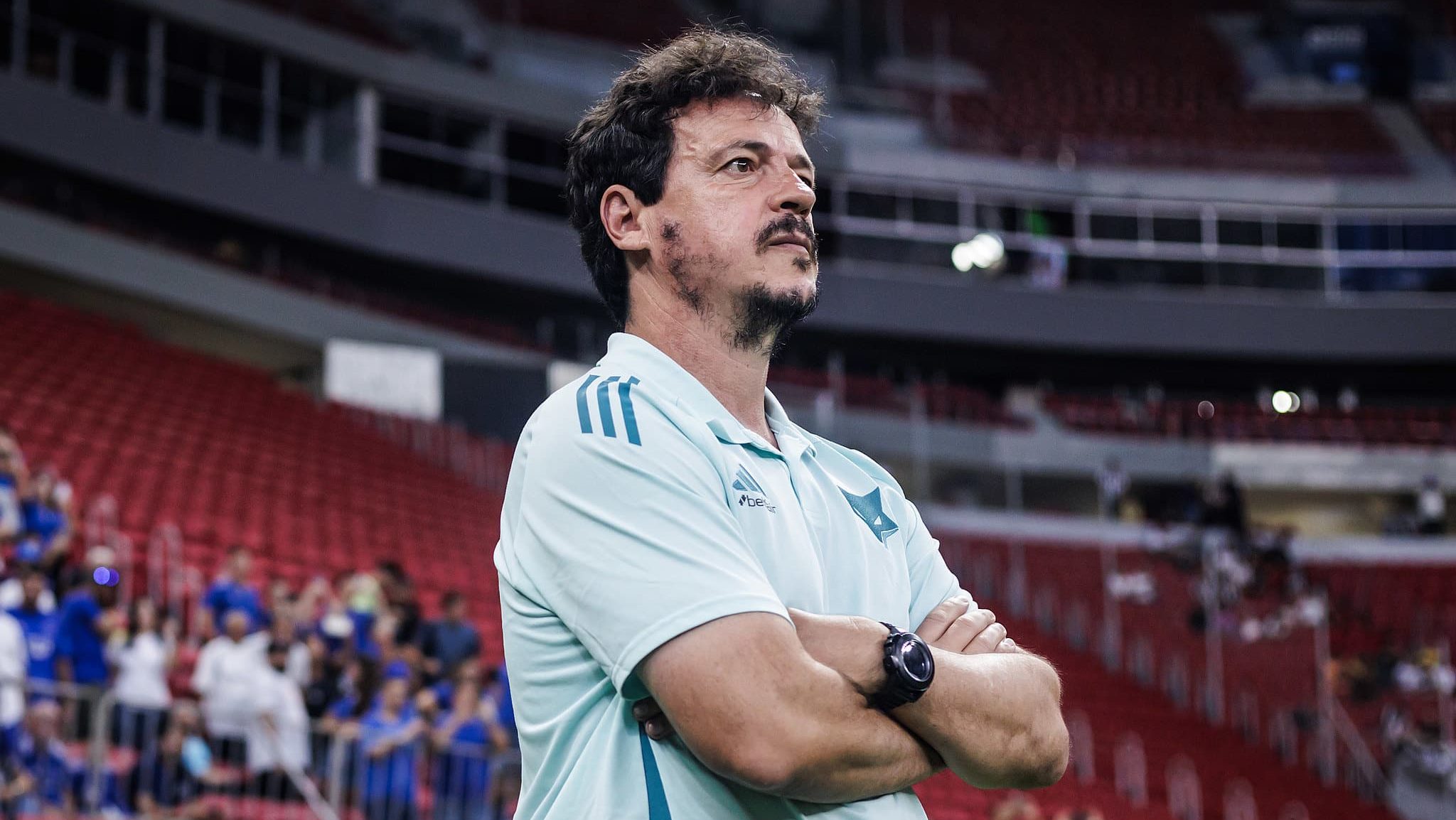 Sobram vil&otilde;es e falta futebol? Cruzeiro de Diniz perde para time do interior no Mineiro