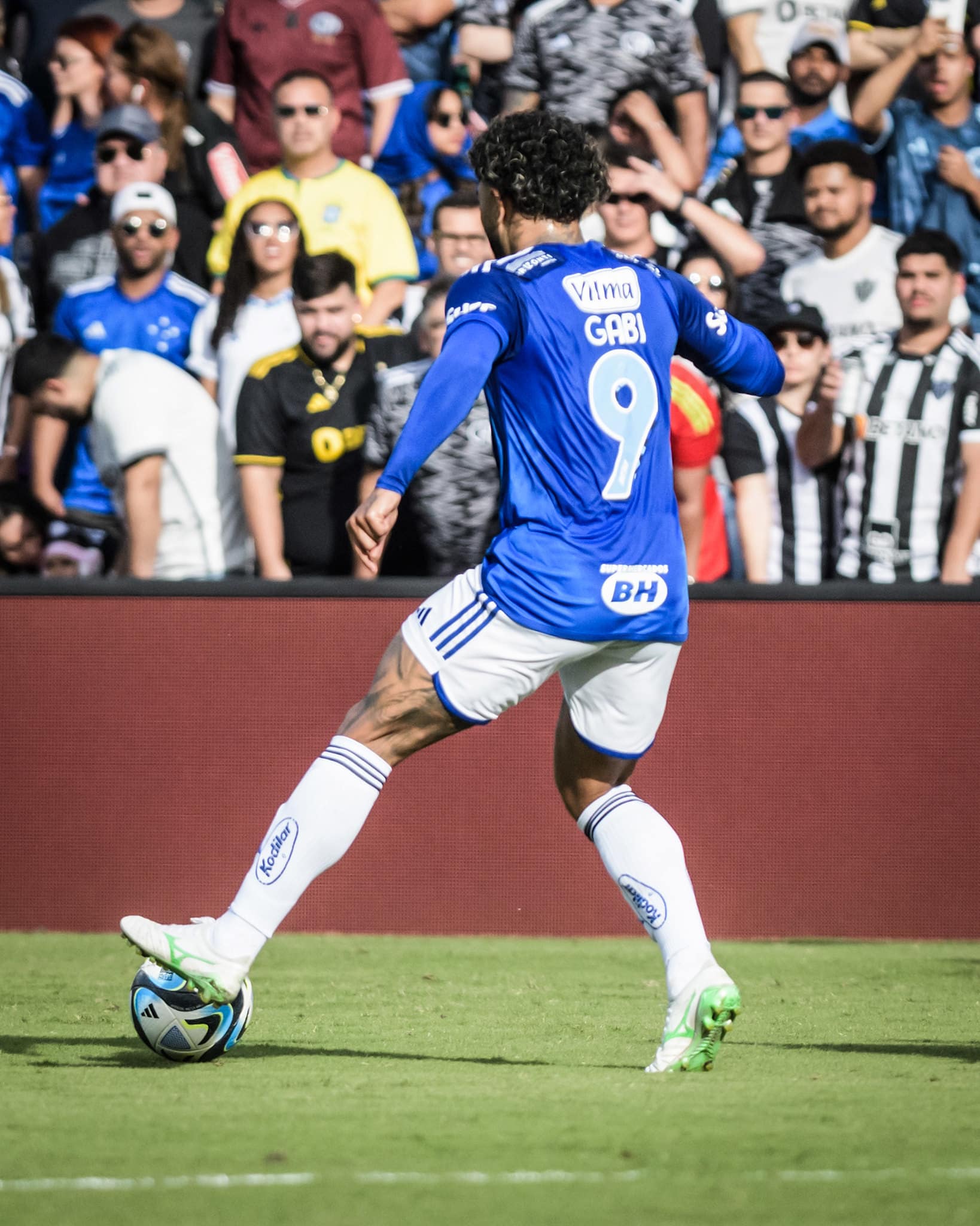 Gabigol em a&ccedil;&atilde;o pelo Cruzeiro 