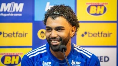 &lsquo;Vai calar a boca de muito jornalista&rsquo;, diz m&atilde;e de Gabigol em apresenta&ccedil;&atilde;o no Cruzeiro