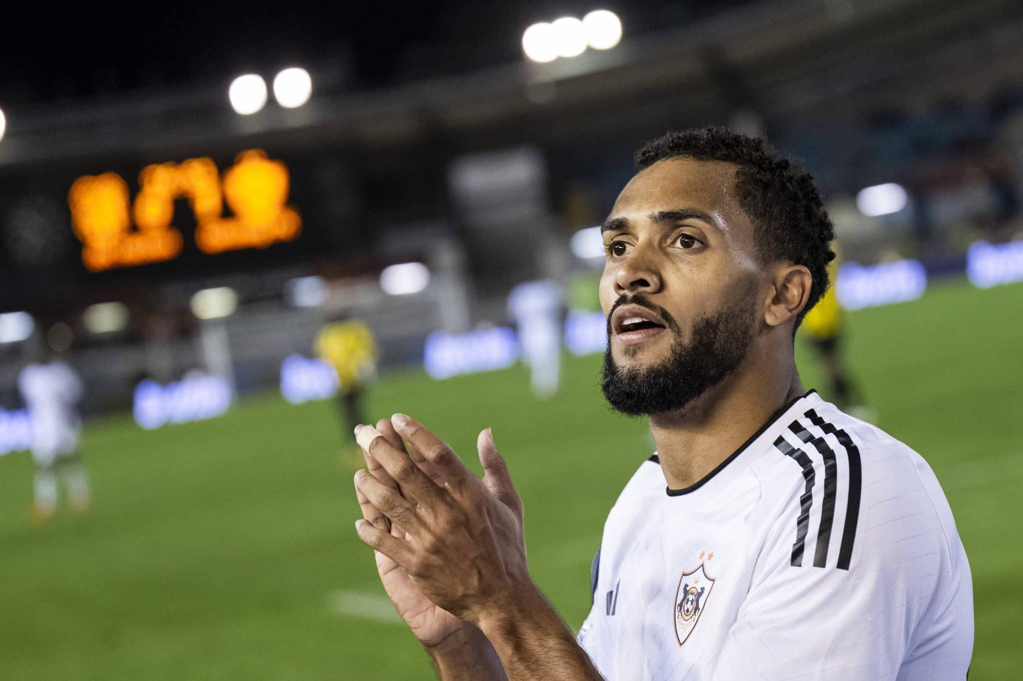 Juninho defende o Qarabag desde 2023 