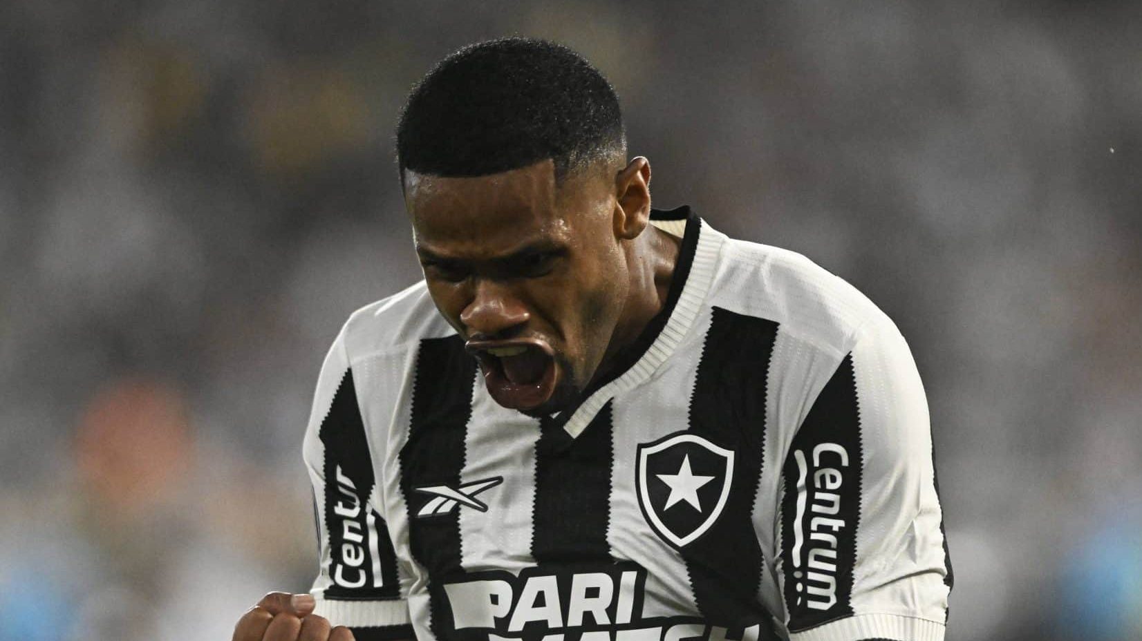 Al&eacute;m de sal&aacute;rio milion&aacute;rio: o que fez J&uacute;nior Santos trocar o Botafogo pelo Atl&eacute;tico-MG