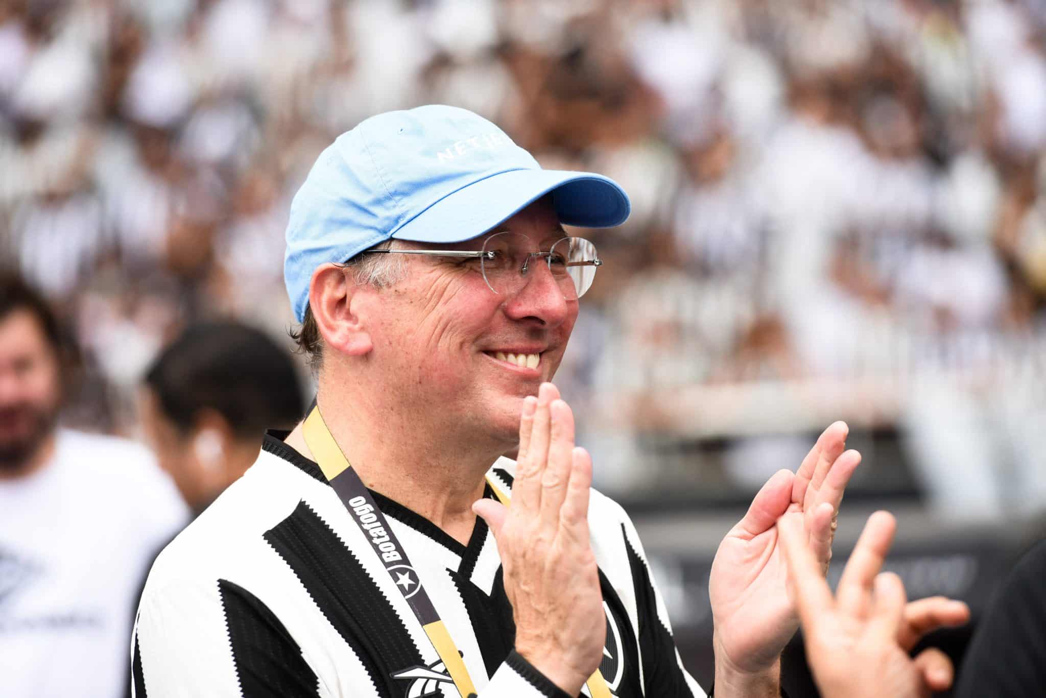 Venda milion&aacute;ria, refor&ccedil;os e desist&ecirc;ncia: Botafogo vive dia intenso no mercado