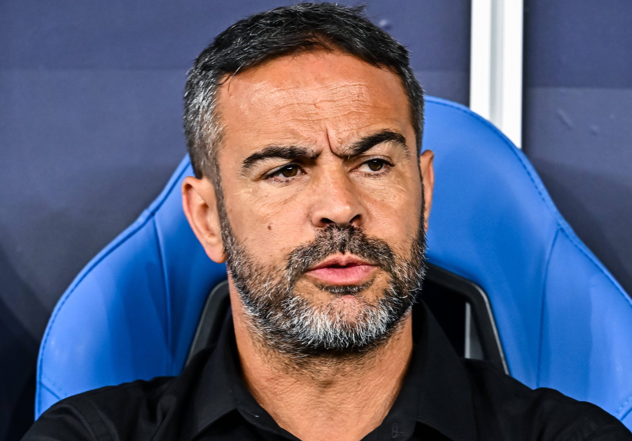 Artur Jorge tenta levar volante titular do Botafogo para o Catar