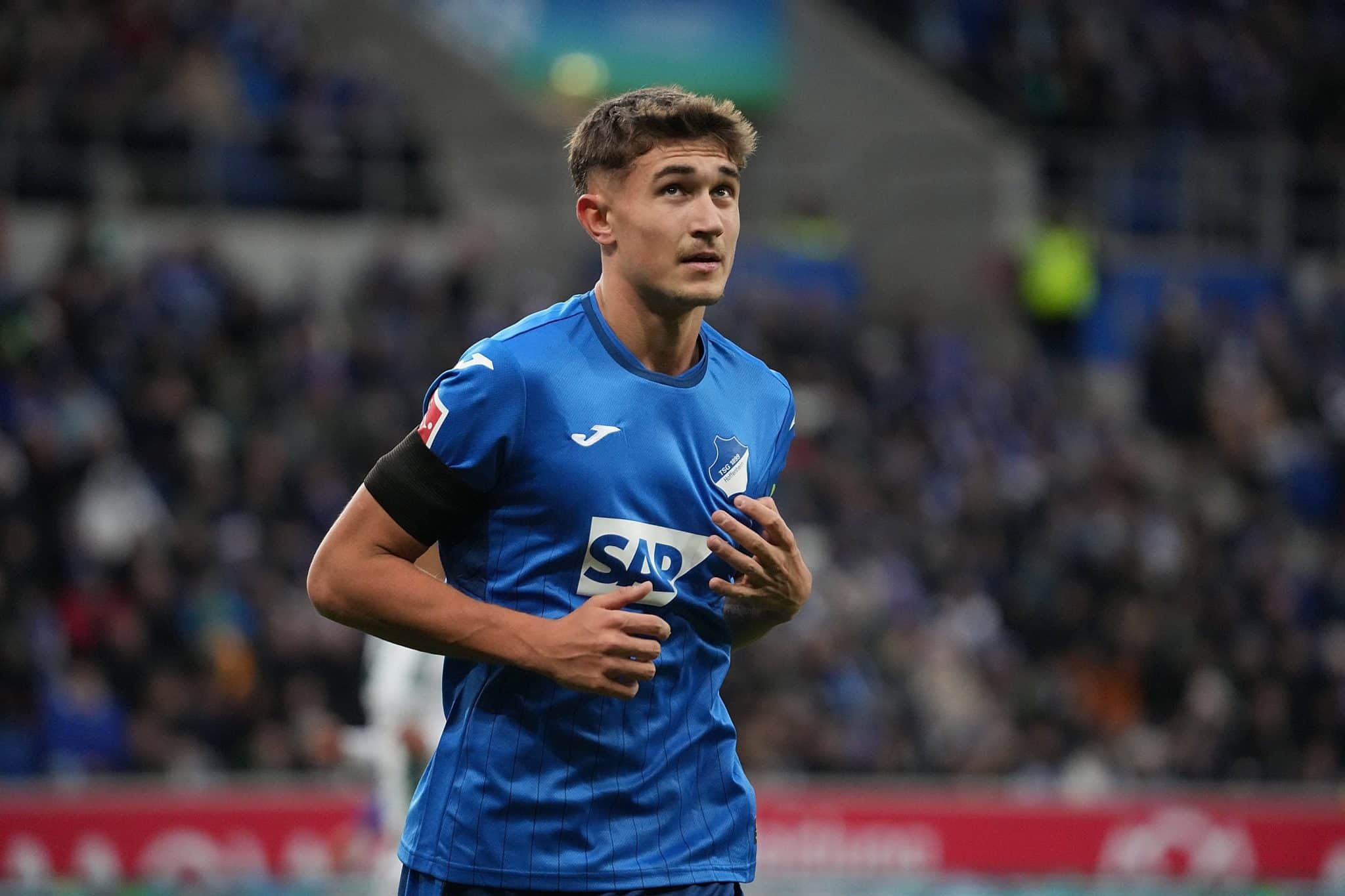 Tom Bischof em a&ccedil;&atilde;o pelo Hoffenheim 
