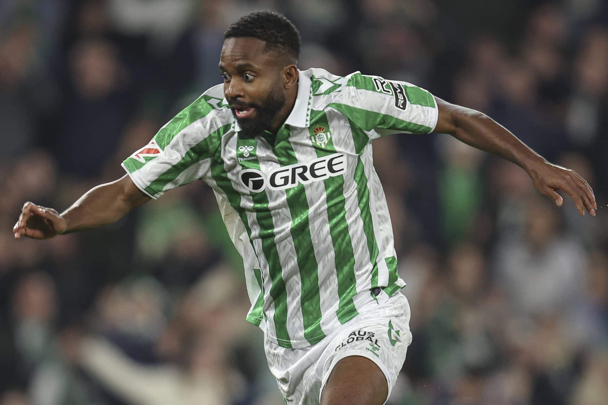 Enquanto espera por Antony, Betis &eacute; salvo por substituto de Vitor Roque