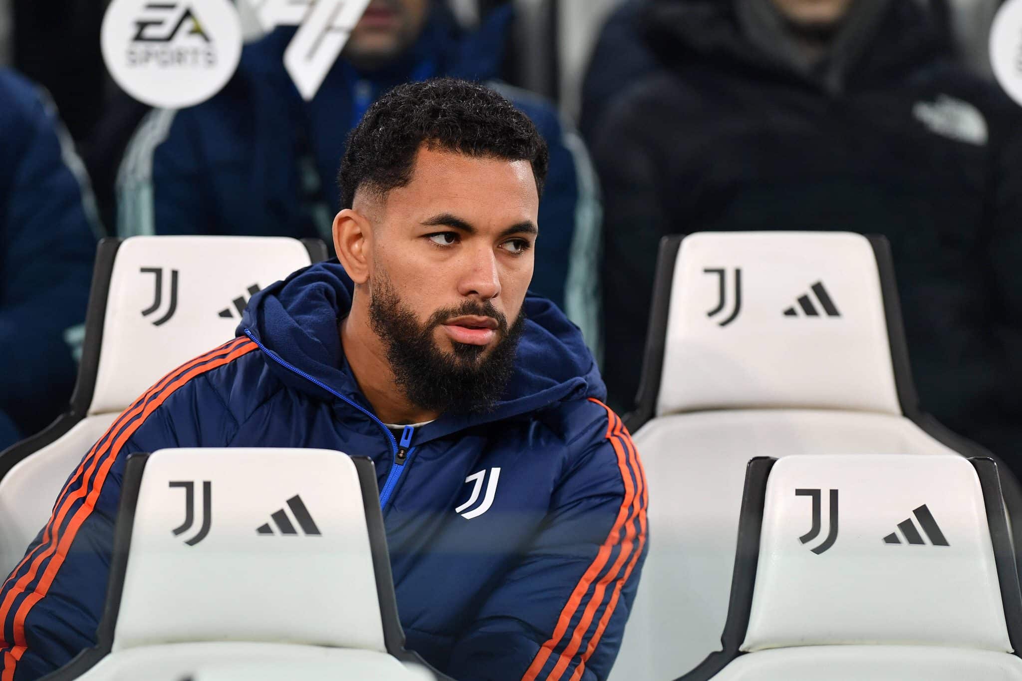 Novo clube ingl&ecirc;s procura Douglas Luiz e cogita tirar brasileiro da Juventus