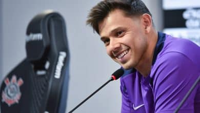 Romero esbanja autoestima em resposta sobre busca por espa&ccedil;o no Corinthians