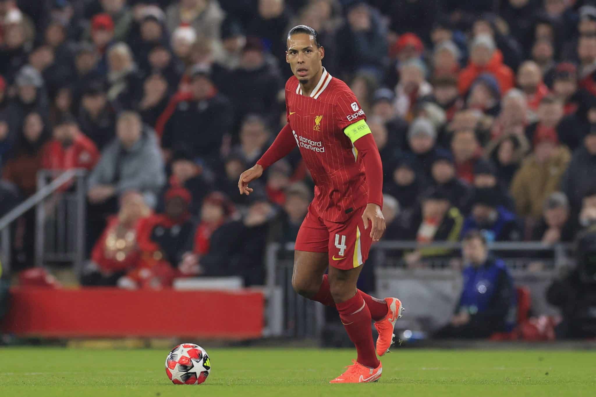 Van Dijk em a&ccedil;&atilde;o pelo Liverpool