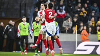 Expuls&atilde;o de brasileiro e Vitor Pereira conservador ajudam Arsenal em vit&oacute;ria fundamental