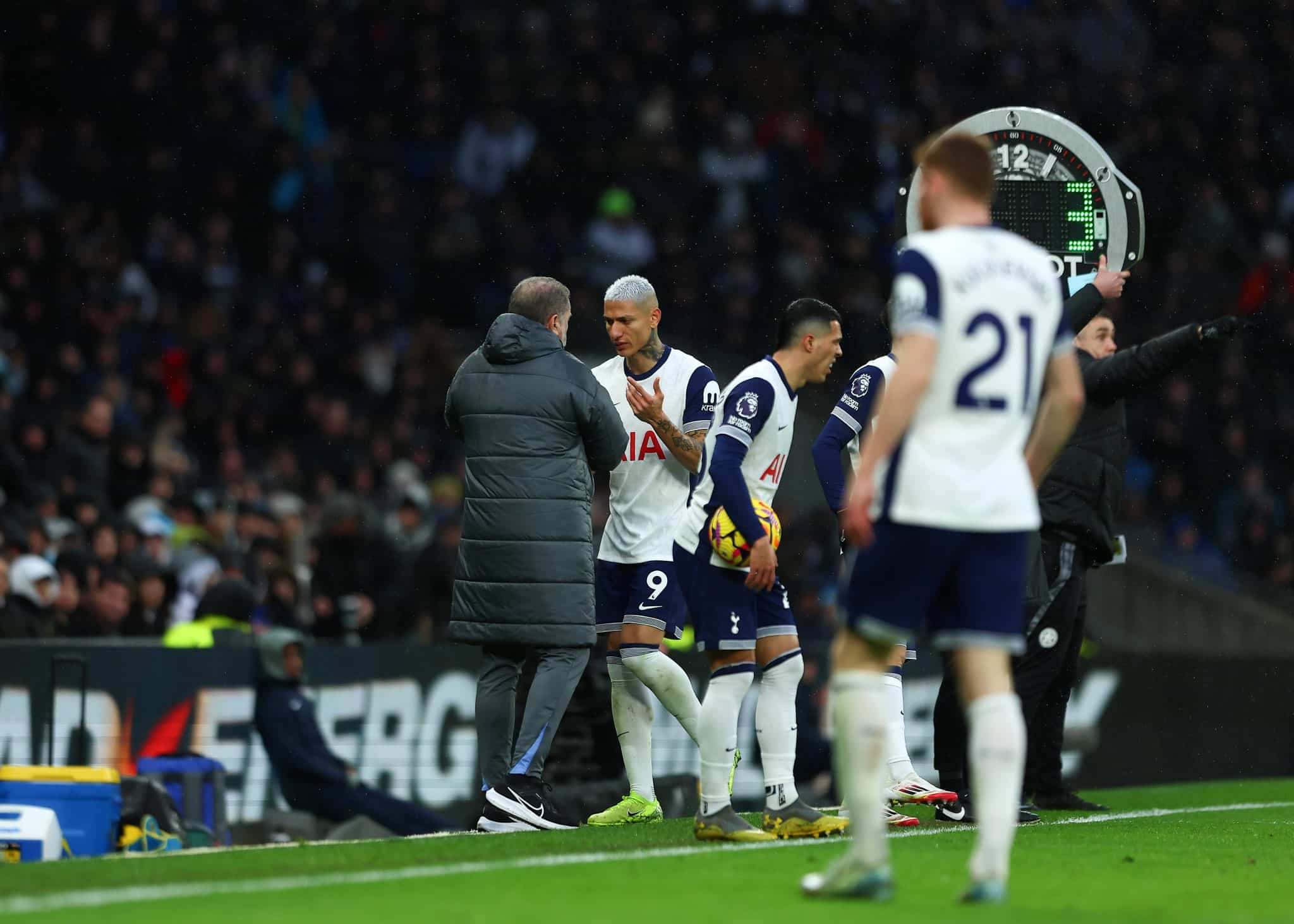 Richarlison e Ange Postecoglou, treinador do Tottenham. Foto: Imago