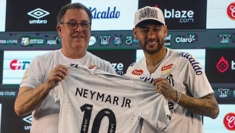 Só seis meses? Neymar diz que tem muitas coisas para viver no Santos