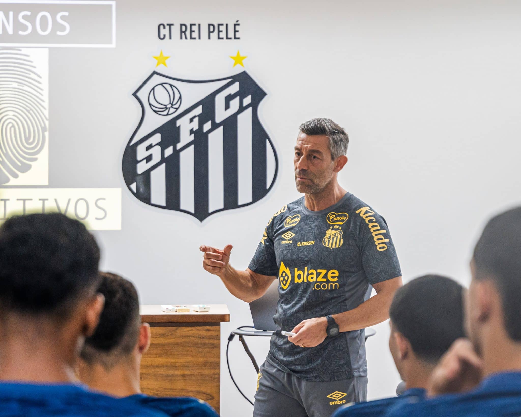 Santos se reapresenta com Jair, Luis&atilde;o e Soteldo, mas ainda sem principal refor&ccedil;o