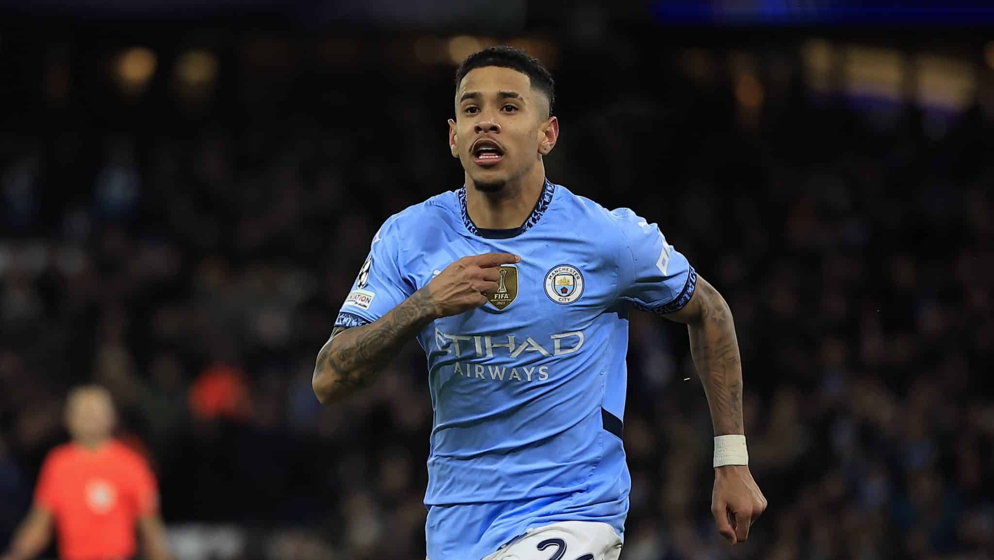 Savinho vai de jejum inacredit&aacute;vel a gol que salva o Manchester City na Champions