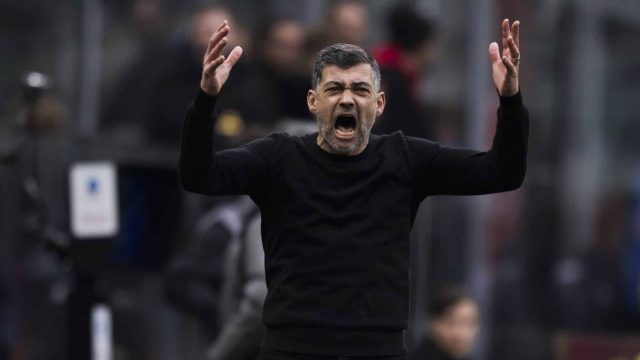 &lsquo;N&atilde;o &eacute; normal ver um t&eacute;cnico atacar um jogador assim na frente de todo mundo&rsquo;