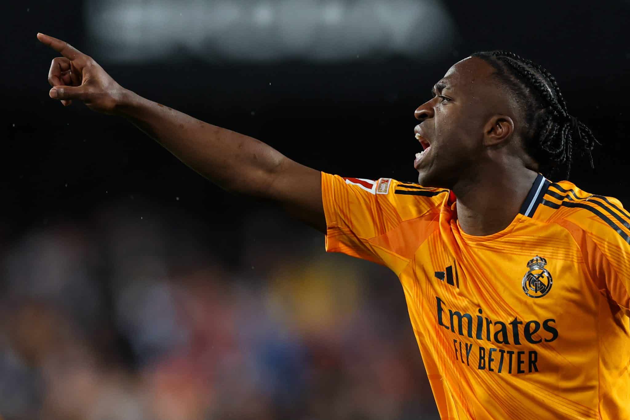 Ex-Sele&ccedil;&atilde;o ressalta ra&iacute;zes africanas para defender Vini Jr: &lsquo;Luta sozinho contra o racismo&rsquo;