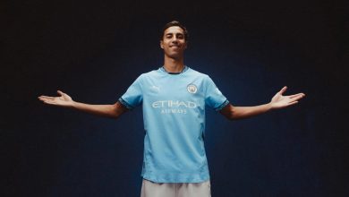 Guardiola elogia Vitor Reis e indica poss&iacute;vel estreia do ex-Palmeiras pelo Manchester City