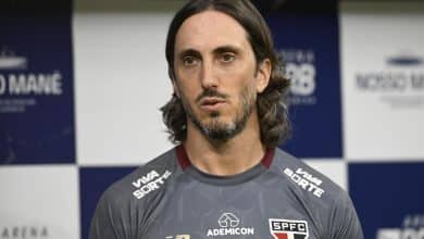 Zubeld&iacute;a muda para salvar sua pele, mas s&oacute; aumenta press&atilde;o no S&atilde;o Paulo para o cl&aacute;ssico