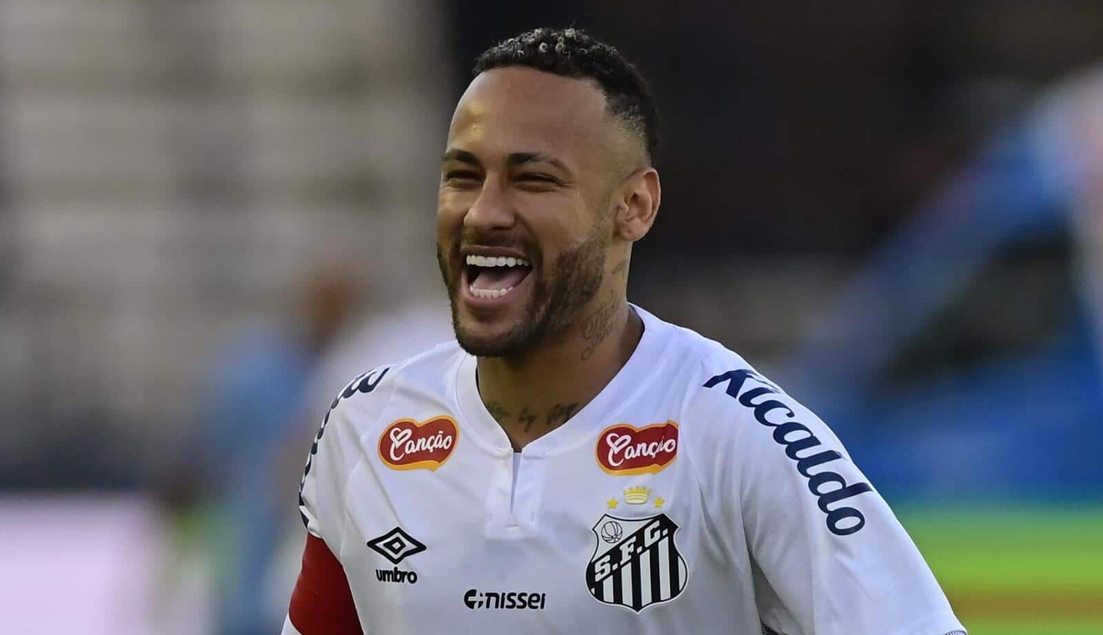 Neymar quer voltar a sorrir no Santos (Foto: Gazeta Press)