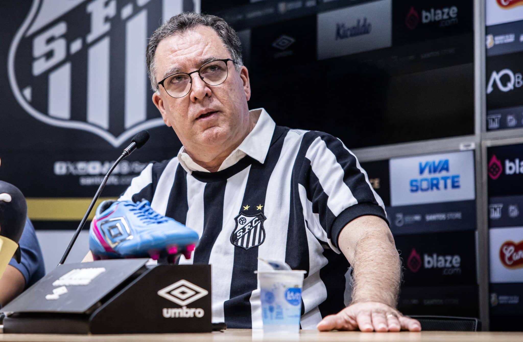 Patrocinador diz que adiantaria R$ 20 milh&otilde;es por outra estrela internacional no Santos