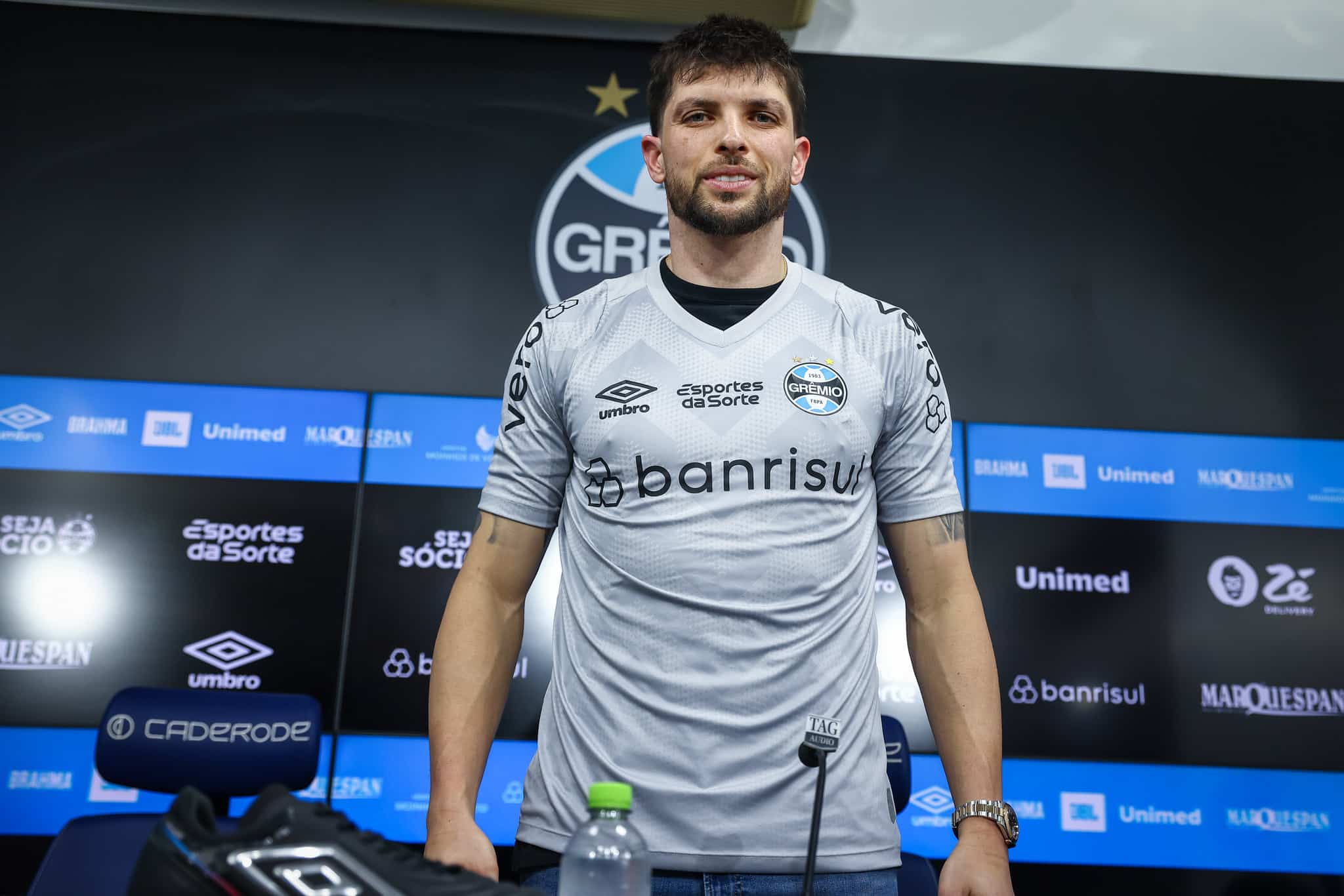 Tiago Volpi em apresenta&ccedil;&atilde;o no Gr&ecirc;mio