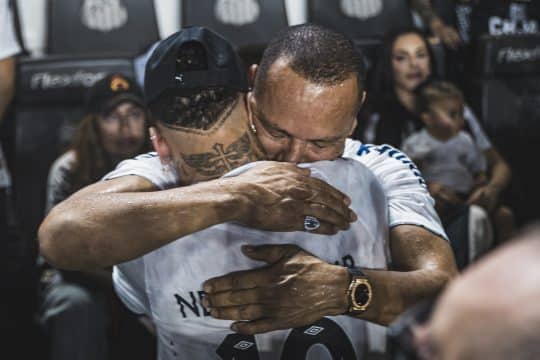 Por que Neymar Pai tem liderado obras nas depend&ecirc;ncias do Santos?