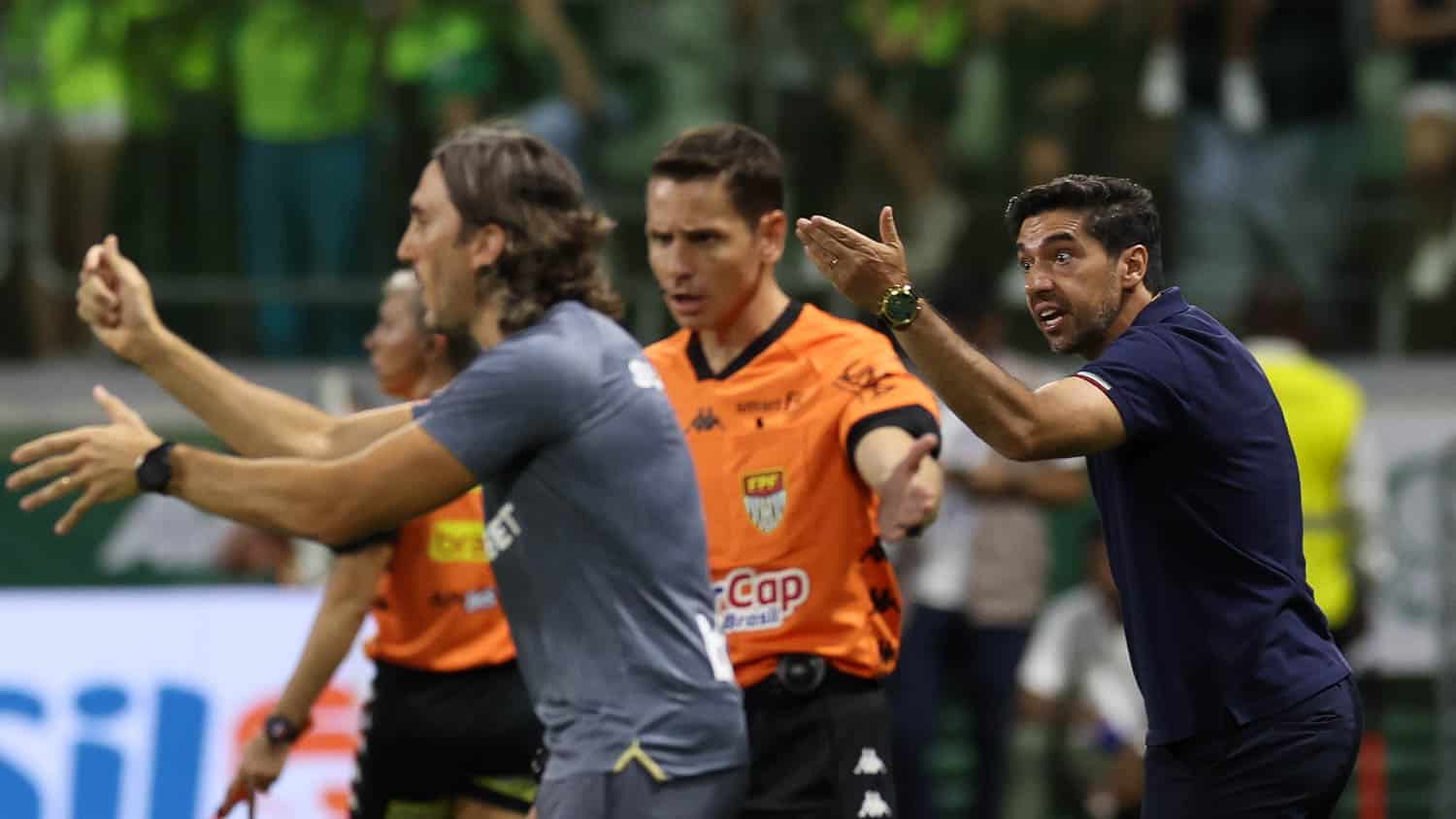 O t&eacute;cnico Abel Ferreira, da SE Palmeiras, em jogo contra a equipe do S&atilde;o Paulo
