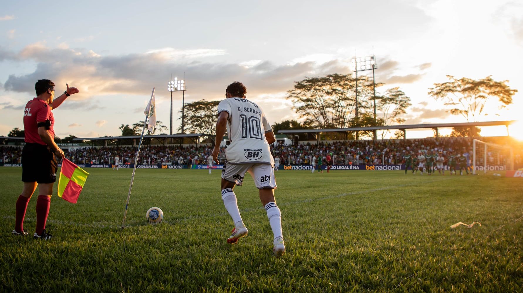 Entenda por que jogo do Fluminense pode parar em est&aacute;dio criticado pelo Atl&eacute;tico-MG