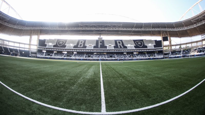 Escolha do Vasco por Nilton Santos para clássico gera ironia de rival e preocupação da PM