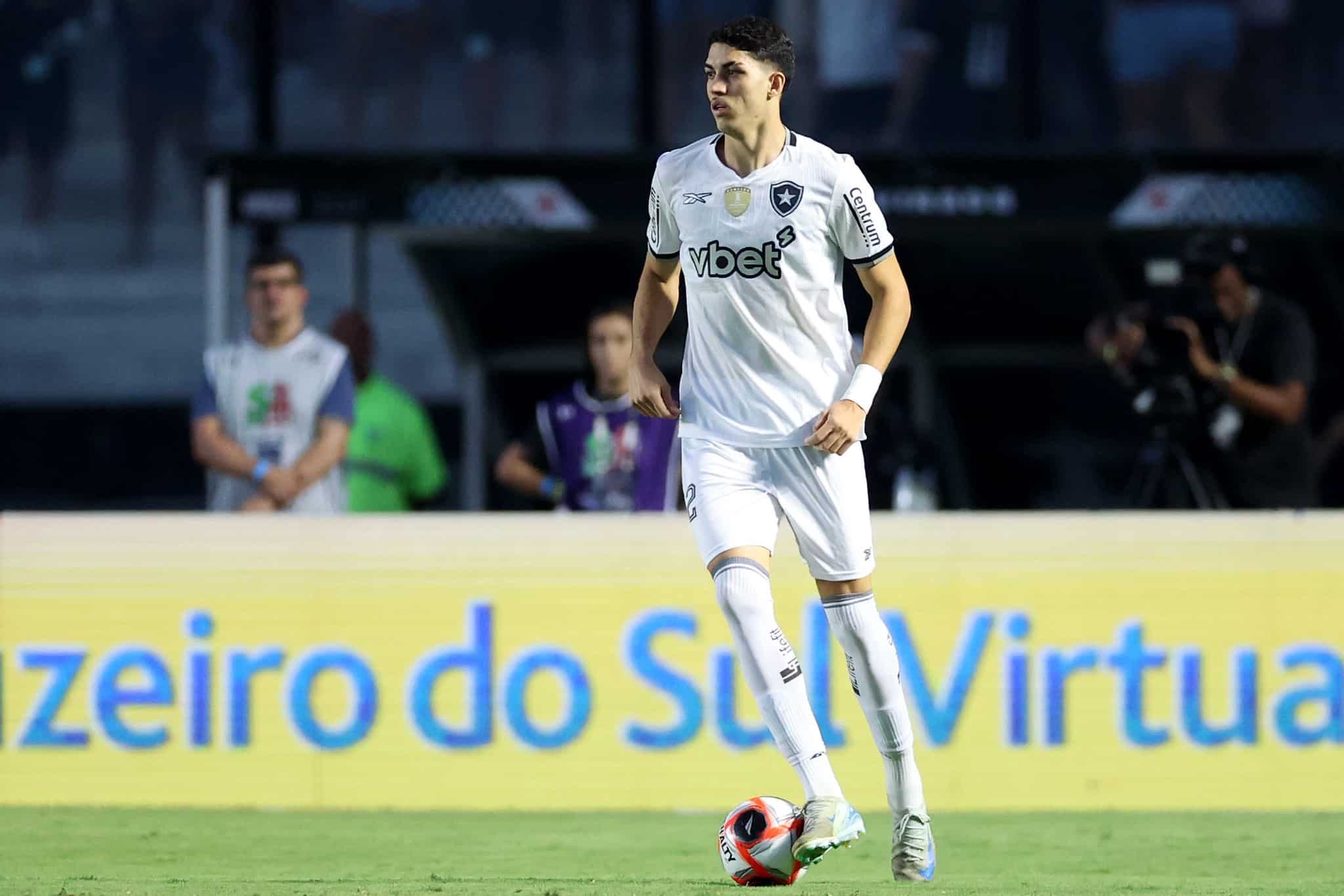 Jair teve boa atua&ccedil;&atilde;o na estreia pelo Botafogo (Foto: Vitor Silva/Botafogo)