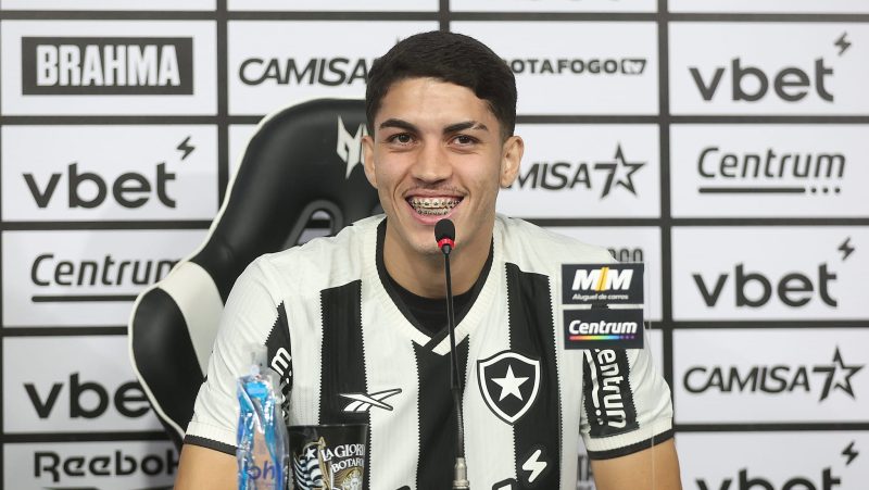Entre ficar com Neymar e ir para o Botafogo, Jair explica sua saída do Santos
