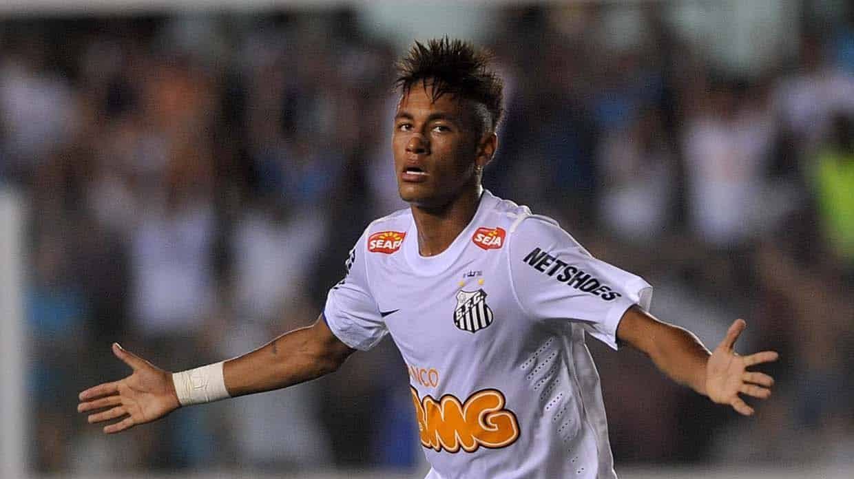 Sem imaginar, menos de 5 mil torcedores do Santos viram o &uacute;ltimo jogo de Neymar na Vila