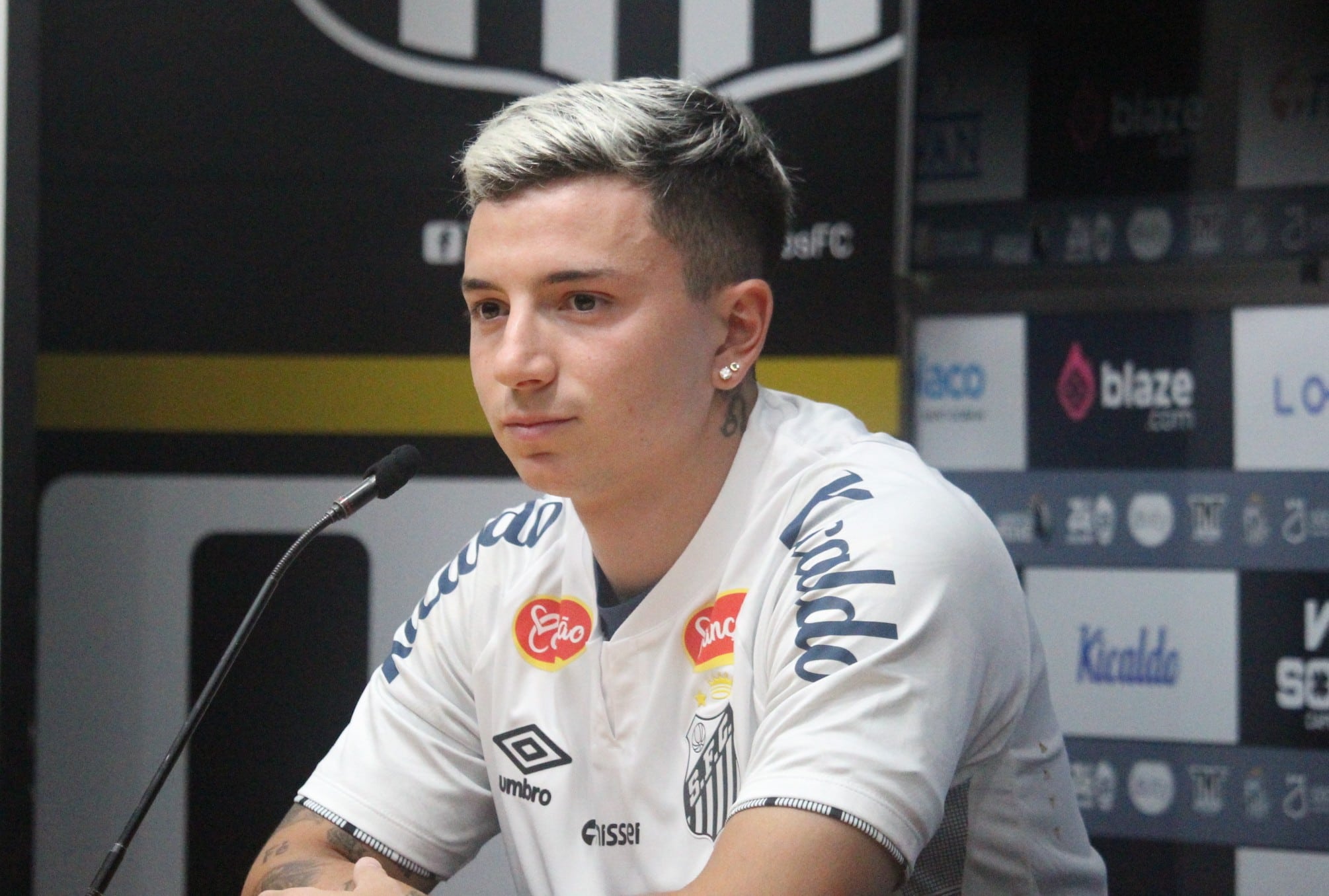 Ap&oacute;s realizar sonho com Messi, Barreal chega ao Santos para tornar real sonho com Neymar