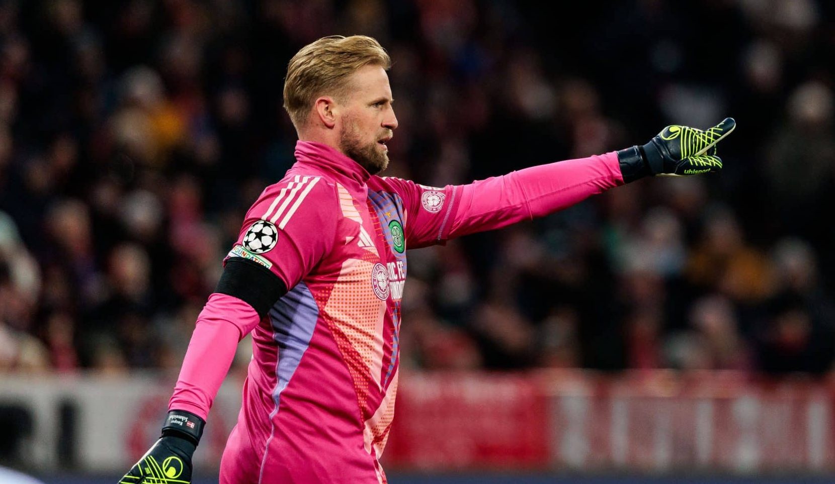 Goleiro do Celtic bem que tentou, mas n&atilde;o evitou elimina&ccedil;&atilde;o para o Bayern de Munique na Champions League