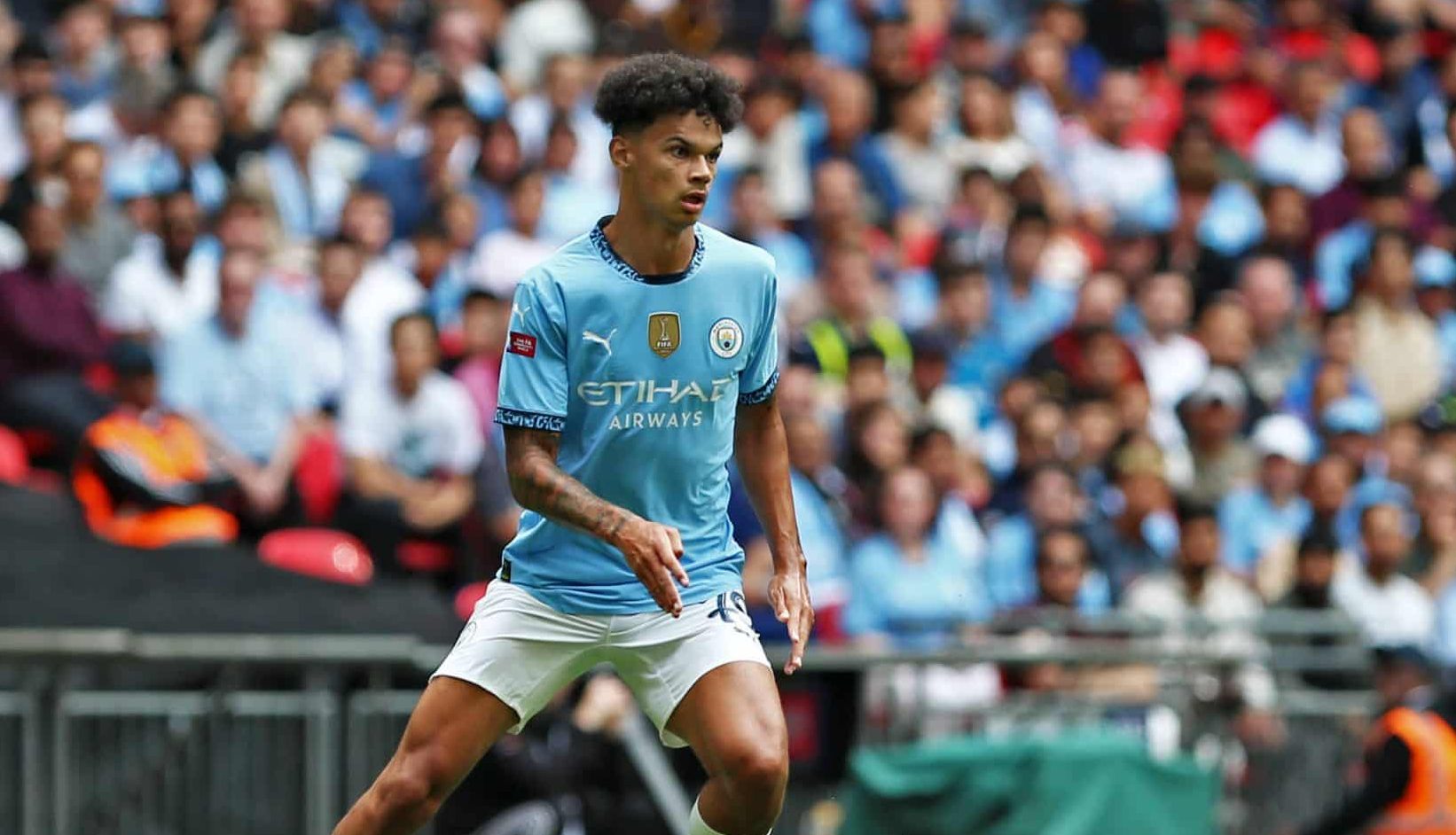 Nova joia do Manchester City chama aten&ccedil;&atilde;o do Chelsea, mas diretoria dos Citizens querem fazer diferente do que foi com Cole Palmer