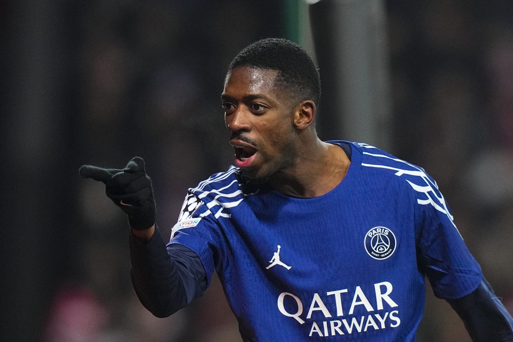 Demb&eacute;l&eacute; em a&ccedil;&atilde;o pelo PSG