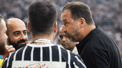 Guerra política no Corinthians: Aliados de Augusto Melo apostam em contradição para afastar Tuma