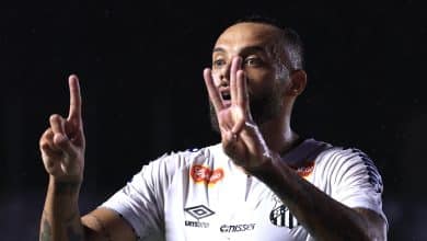 Ainda em festa por Neymar, Santos mostra organiza&ccedil;&atilde;o em inquestion&aacute;vel vit&oacute;ria sobre o S&atilde;o Paulo