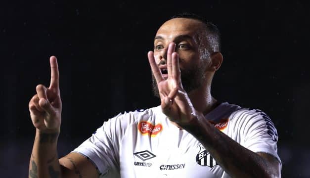 Ainda em festa por Neymar, Santos mostra organiza&ccedil;&atilde;o em inquestion&aacute;vel vit&oacute;ria sobre o S&atilde;o Paulo
