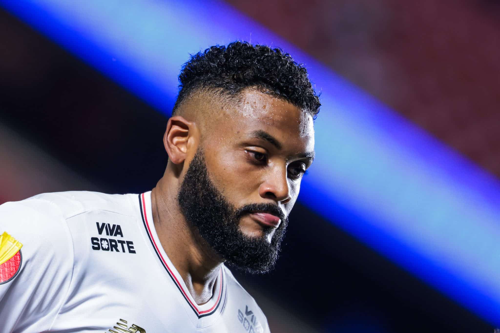 Entenda por que o S&atilde;o Paulo n&atilde;o deve negociar Sabino com o Vit&oacute;ria